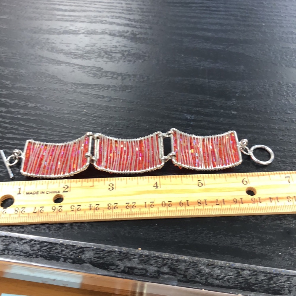 Beautiful beaded toggle bracelet - Picture 4 of 5